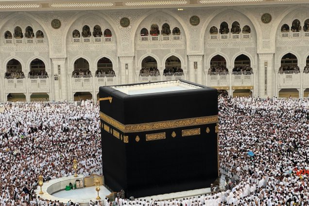 صورة الكعبة المشرفة في مكة المكرمة ضمن عرض عمرة مميز لمواطني دول الخليج العربي مع باقات فاخرة وخدمات متكاملة